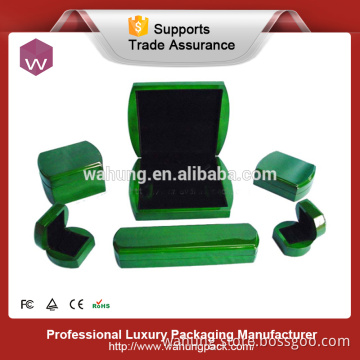 Elegant recyclable green wooden gem box set for jewelry